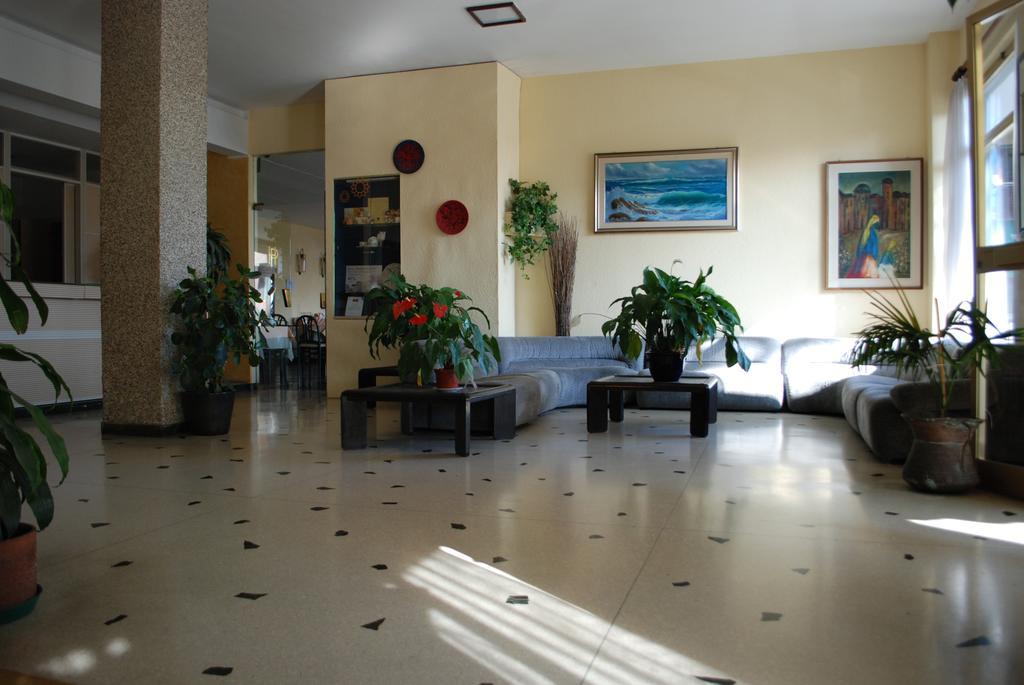 Hotel Palace Varraze Exterior foto